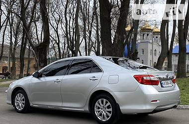 Седан Toyota Camry 2011 в Каменском