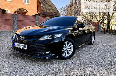 Седан Toyota Camry 2018 в 