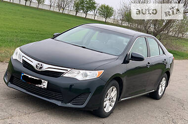 Седан Toyota Camry 2013 в 