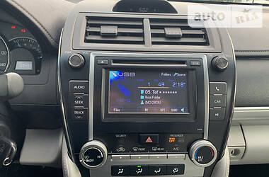 Седан Toyota Camry 2013 в 