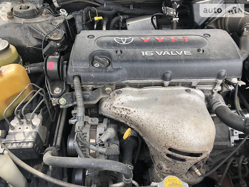 Седан Toyota Camry 2004 в Києві
