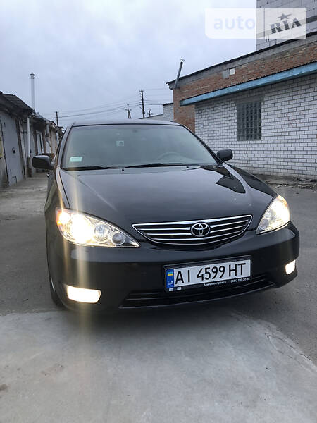 Седан Toyota Camry 2004 в Києві