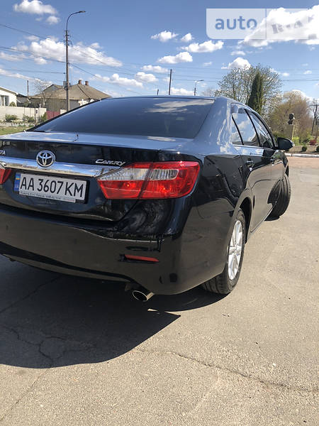 Седан Toyota Camry 2011 в Ірпені