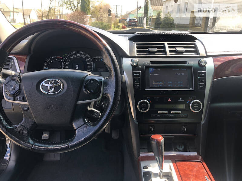 Седан Toyota Camry 2011 в Ірпені