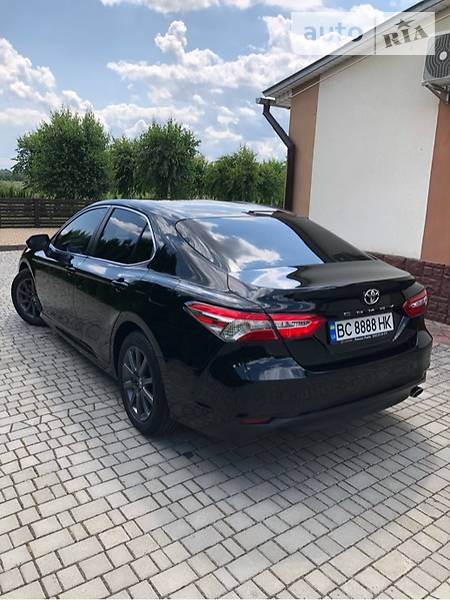 Седан Toyota Camry 2018 в Львові