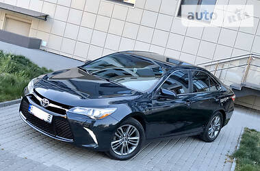 Седан Toyota Camry 2017 в 