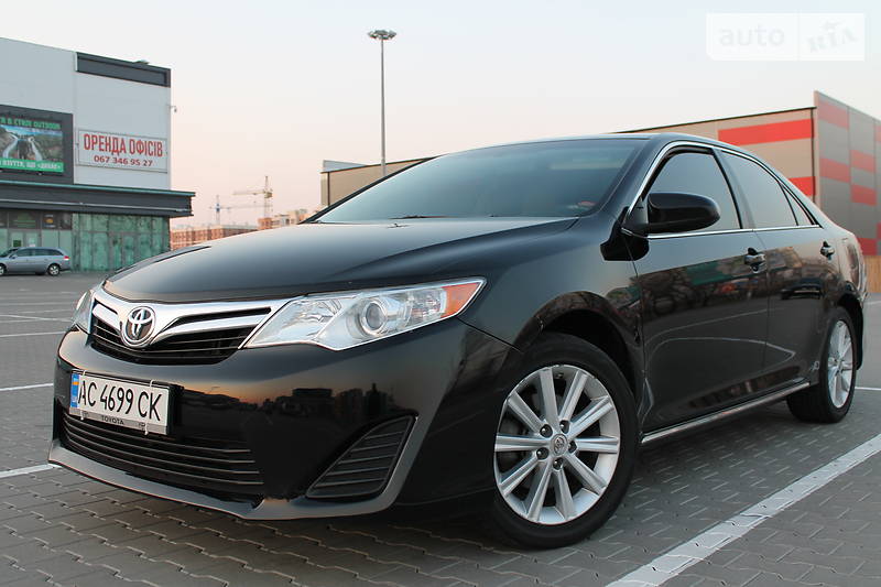 Седан Toyota Camry 2014 в Киеве