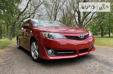 Седан Toyota Camry 2012 в 
