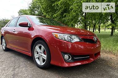 Седан Toyota Camry 2012 в 