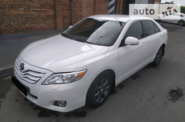 Седан Toyota Camry 2010 в Виннице