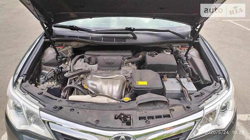 Седан Toyota Camry 2012 в Днепре