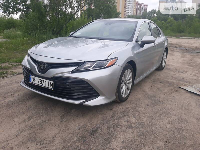 Седан Toyota Camry 2017 в 
