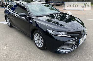 Седан Toyota Camry 2017 в 