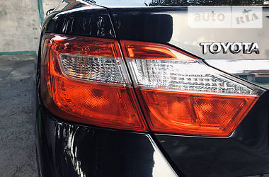 Седан Toyota Camry 2012 в Гайсине