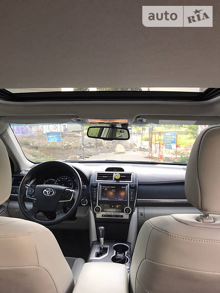 Седан Toyota Camry 2012 в Харкові