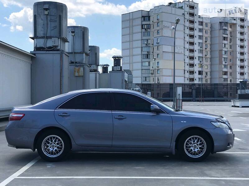 Седан Toyota Camry 2008 в Києві