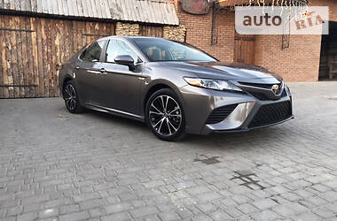 Седан Toyota Camry 2018 в Одессе