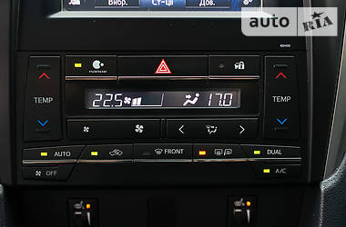 Седан Toyota Camry 2015 в 
