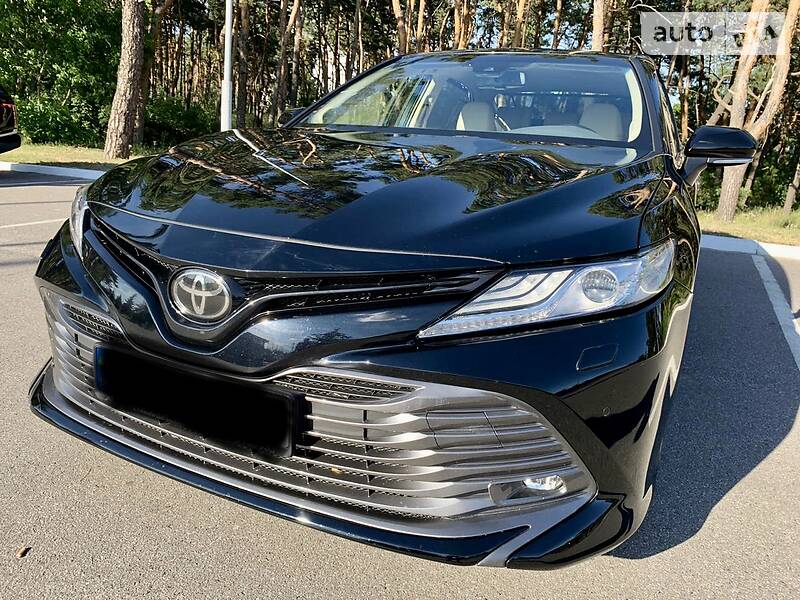 Седан Toyota Camry 2018 в Києві