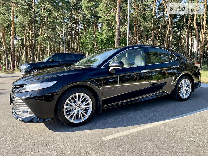 Седан Toyota Camry 2018 в Києві