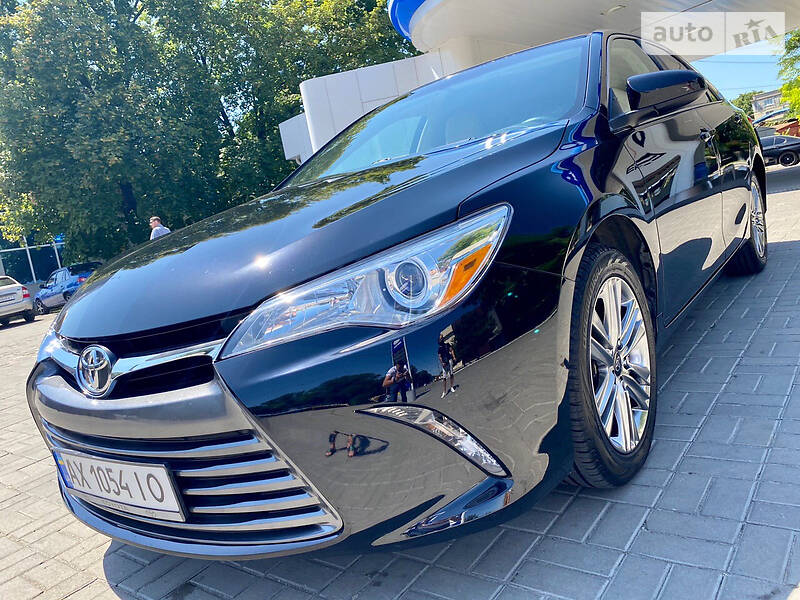 Седан Toyota Camry 2015 в Дніпрі