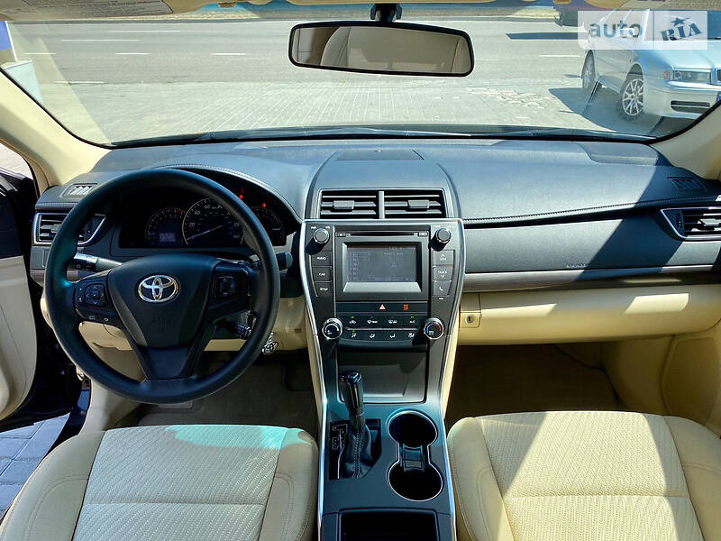 Седан Toyota Camry 2015 в Дніпрі