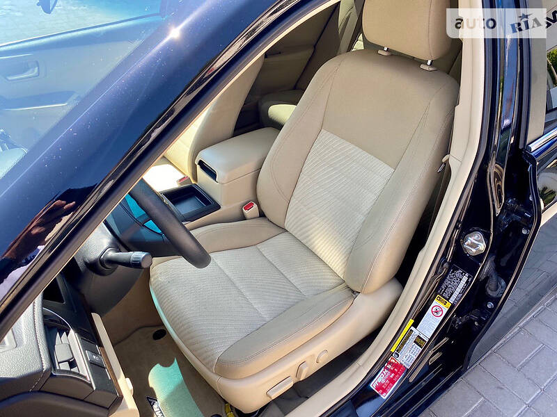 Седан Toyota Camry 2015 в Дніпрі