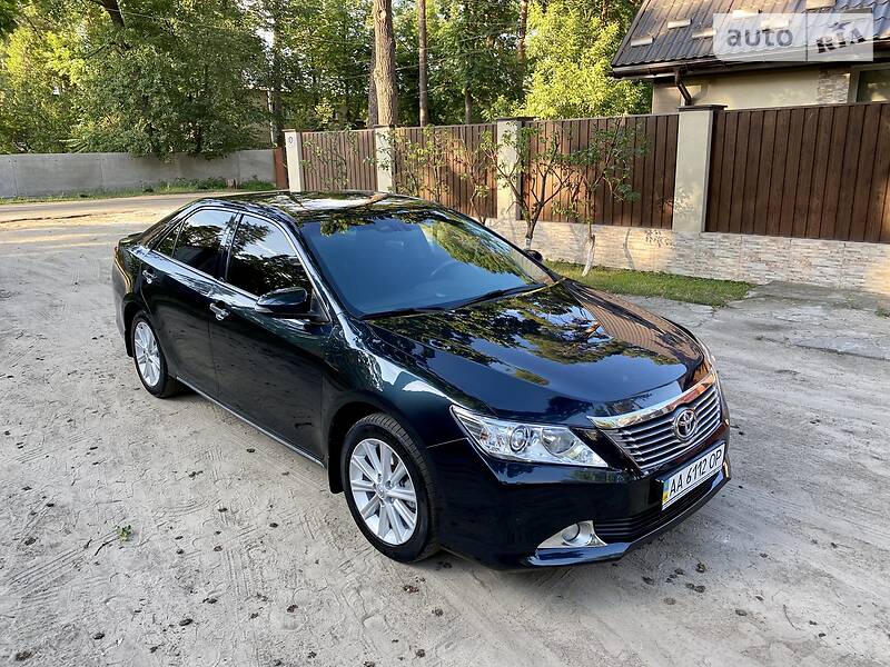 Седан Toyota Camry 2013 в 