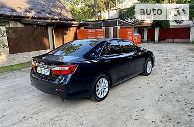 Седан Toyota Camry 2013 в 