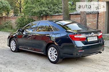 Седан Toyota Camry 2013 в 