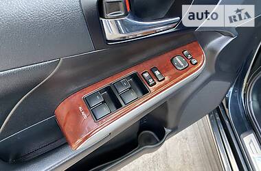 Седан Toyota Camry 2013 в 