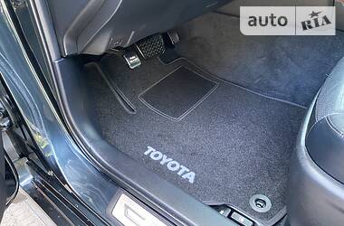 Седан Toyota Camry 2013 в 