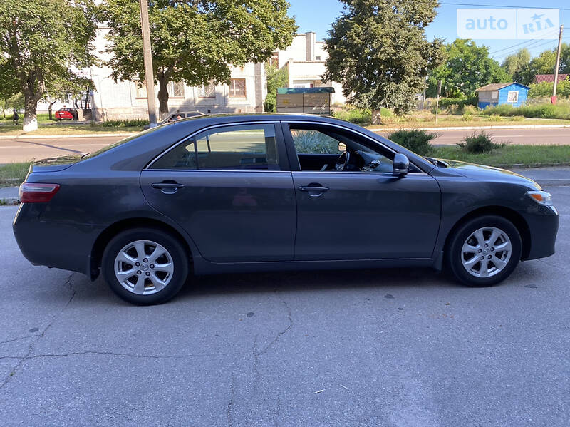 Седан Toyota Camry 2010 в Конотопі