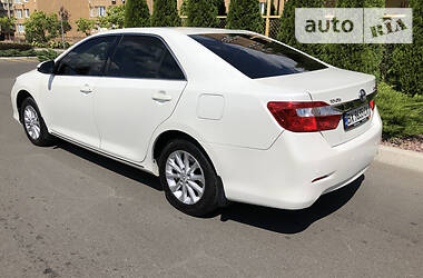 Седан Toyota Camry 2012 в Киеве