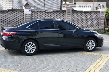 Седан Toyota Camry 2015 в 