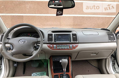 Седан Toyota Camry 2005 в 