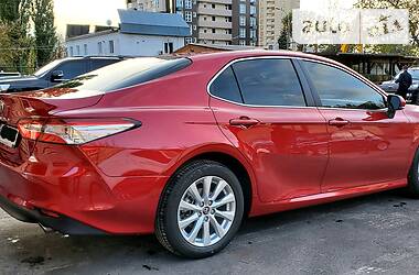 Седан Toyota Camry 2018 в Киеве