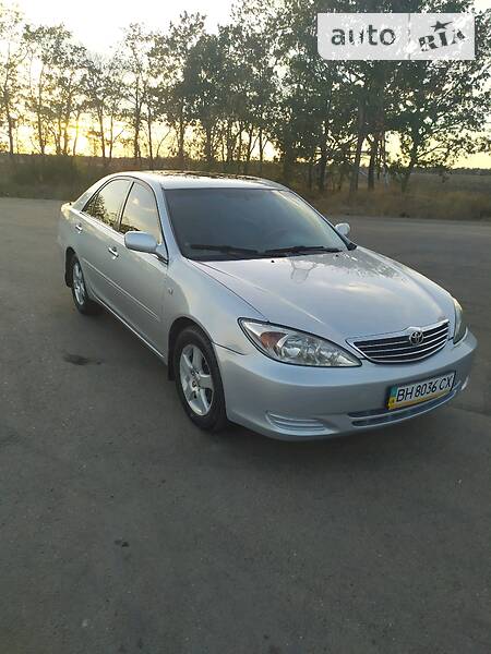 Седан Toyota Camry 2004 в Овидиополе