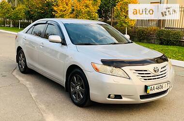 Седан Toyota Camry 2008 в Киеве