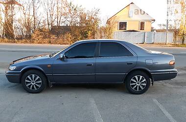 Седан Toyota Camry 1998 в Шепетівці