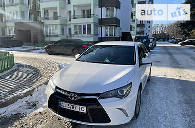 Седан Toyota Camry 2015 в Киеве