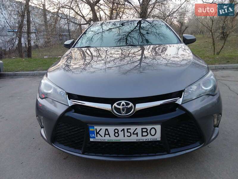 Седан Toyota Camry 2017 в Києві