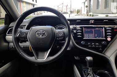 Седан Toyota Camry 2019 в Ивано-Франковске