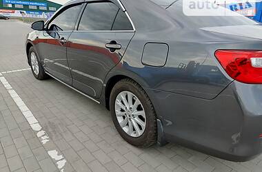 Седан Toyota Camry 2013 в Виннице