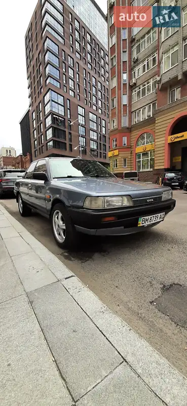 Toyota Camry 1988