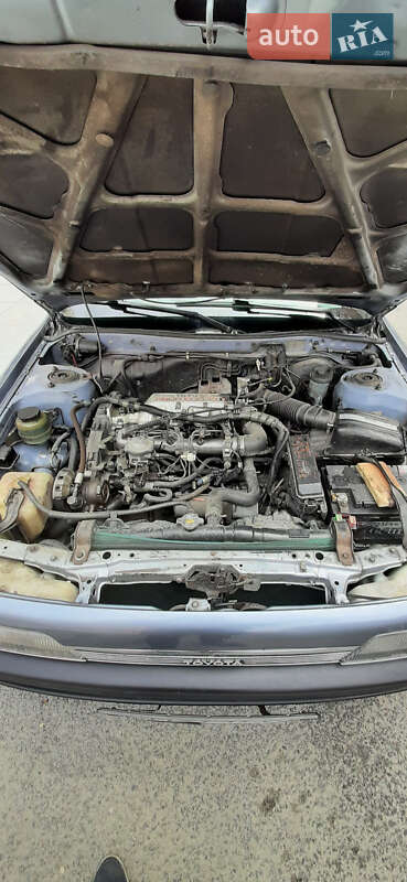 Седан Toyota Camry 1988 в Шостке