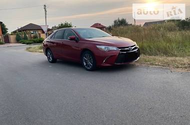 Седан Toyota Camry 2016 в Дніпрі