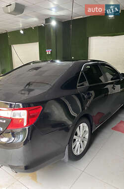 Седан Toyota Camry 2014 в 