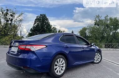 Седан Toyota Camry 2018 в Харькове