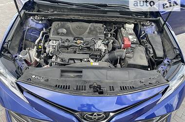 Седан Toyota Camry 2018 в Харькове